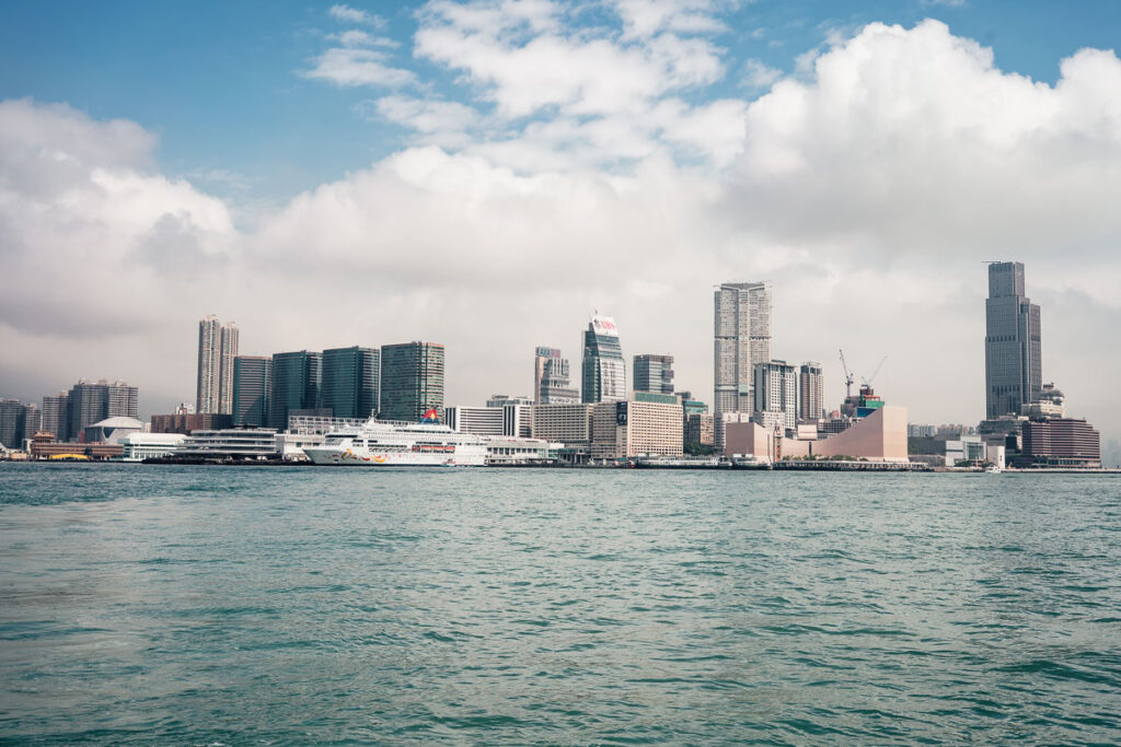Victoria Harbour mit Blick auf Hongkong City