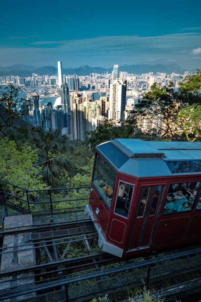 Hongkong: Peak Tram - fantastische Aussicht auf Hongkongs Skyline