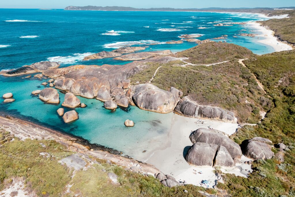 Die geschützte Elephant Cove Bucht mit weißem Sandstrand in Denmark Westaustralien